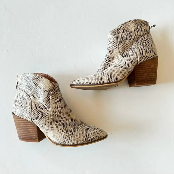 Beast Fashion LA Reptile Print Ankle Boot Women’s Size 5.5 Bootie Western Look - Picture 11 of 11